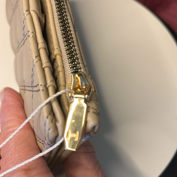 H. Halston NWT Wallet  ID holder coin purse quilted  Taupe  5.5”w x 3.5”h x .75d - Picture 8 of 15